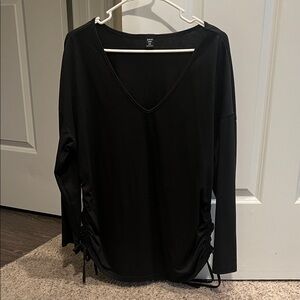 SHEIN Black Long Sleeve V-Neck Top